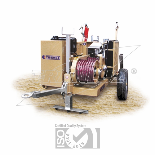 Cabrestante ARS523 con ircuito hidráulico cerrado con variación de velocidad infinita en ambos sentidos de rotación. Freno hidráulico negativo con accionamiento automático. Dinamómetro con pre ajuste y control automático del tiro.